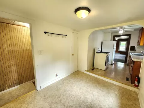 Entry Way - 1198 E Bluff St, Marseilles, IL 61341 photo 1 of 1