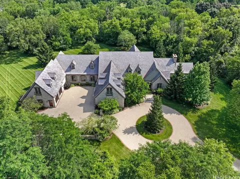 273 Donlea Rd, Barrington Hills, IL 60010