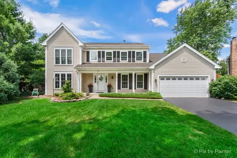 3 Crofton Ct, Cary, IL 60013