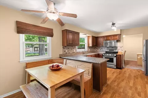 391 Northgate Rd, Lindenhurst, IL 60046 photo 13
