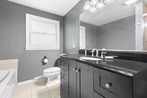 391 Northgate Rd, Lindenhurst, IL 60046 photo 20