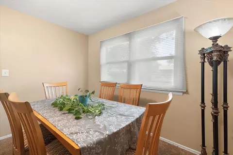 391 Northgate Rd, Lindenhurst, IL 60046 photo 9