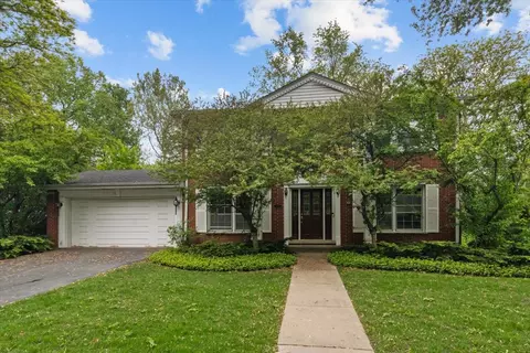 3227 River Falls Dr, Northbrook, IL 60062