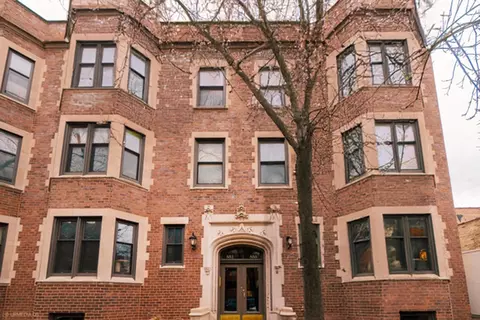 551 W Melrose St #1E, Chicago, IL 60657