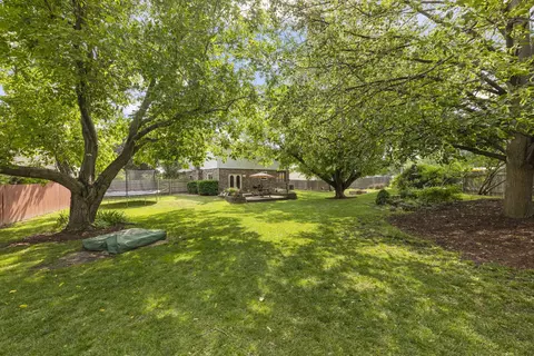 389 Pearson Cir, Naperville, IL 60563 photo 34