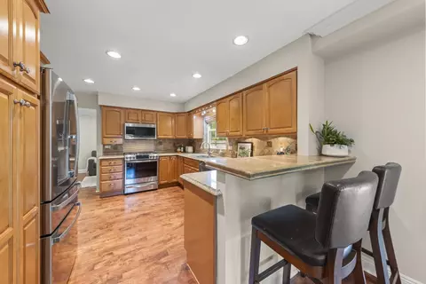 389 Pearson Cir, Naperville, IL 60563 photo 7