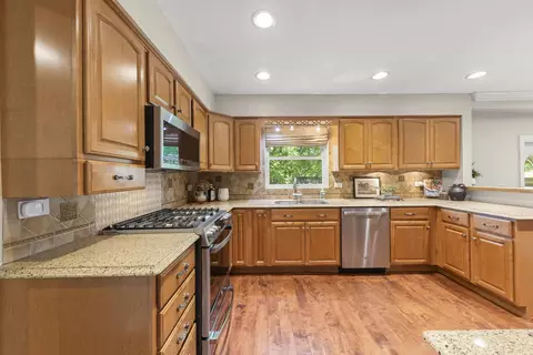389 Pearson Cir, Naperville, IL 60563 photo 9
