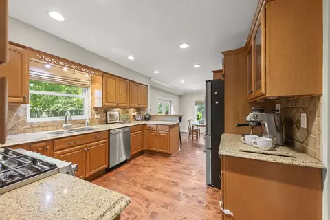 389 Pearson Cir, Naperville, IL 60563 photo 10