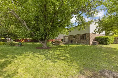 389 Pearson Cir, Naperville, IL 60563 photo 33