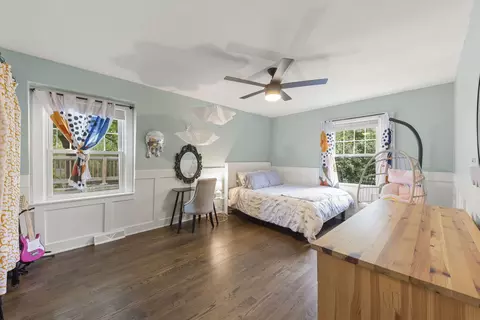 Bedroom - 109 E 14th Ave, Naperville, IL 60563 photo 3 of 3