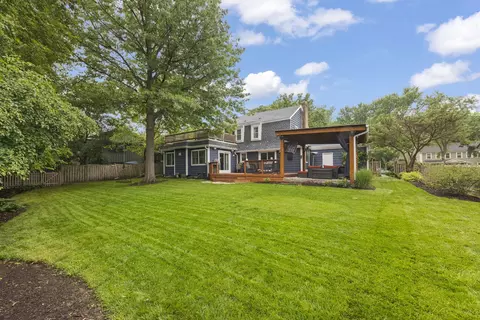 Exterior - 109 E 14th Ave, Naperville, IL 60563 photo 9 of 10