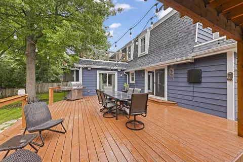 Exterior - 109 E 14th Ave, Naperville, IL 60563 photo 7 of 10