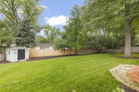 Exterior - 109 E 14th Ave, Naperville, IL 60563 photo 8 of 10