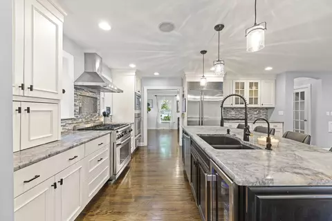 Kitchen - 109 E 14th Ave, Naperville, IL 60563 photo 2 of 3