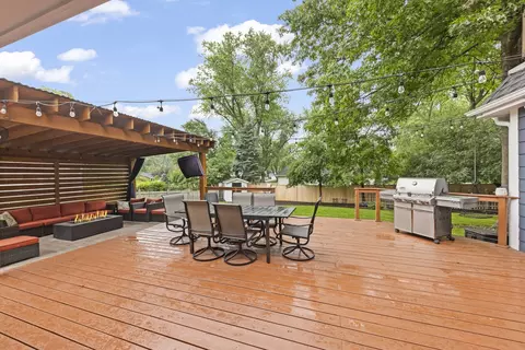 Exterior - 109 E 14th Ave, Naperville, IL 60563 photo 5 of 10