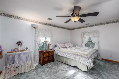 Bedroom - 33522 E 3300 North Rd, Reddick, IL 60961 photo 2 of 4