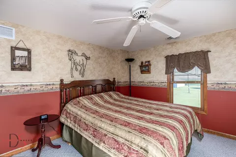 Bedroom - 33522 E 3300 North Rd, Reddick, IL 60961 photo 4 of 4