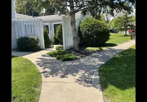 784 Barnaby Pl, Wheeling, IL 60090