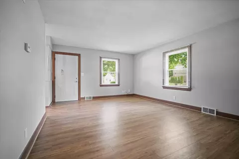 Living - 703 Samantha St, Normal, IL 61761 photo 2 of 3
