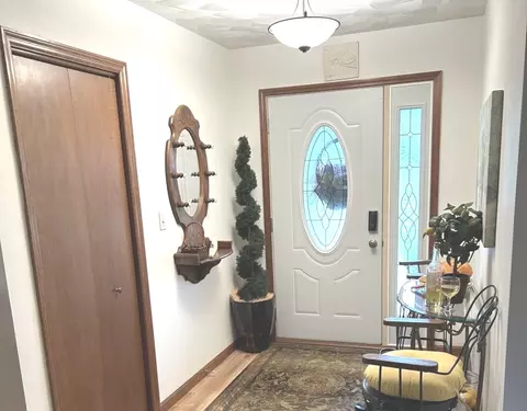 Entry Way - 355 Twilight Dr, Morris, IL 60450 photo 1 of 2