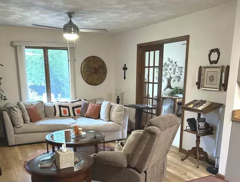 Living - 355 Twilight Dr, Morris, IL 60450 photo 5 of 5