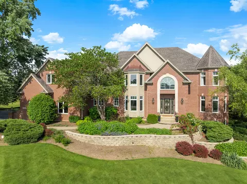 5 E N481 E Lakeview Cir, Saint Charles, IL 60175