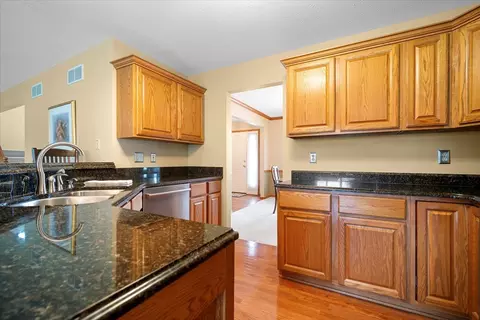 3217 Eagle Crest Rd, Bloomington, IL 61704 photo 8