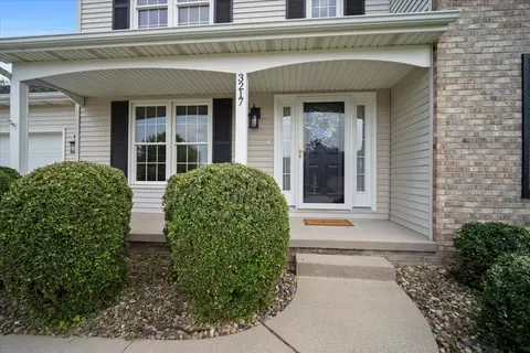 3217 Eagle Crest Rd, Bloomington, IL 61704 photo 2