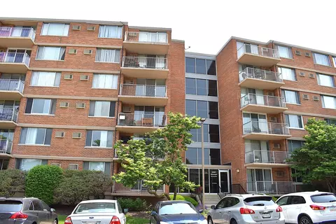 2201 S Stewart Ave #5H, Lombard, IL 60148