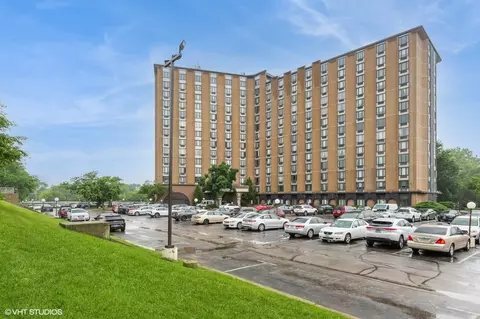 1 Renaissance Pl #1018, Palatine, IL 60067