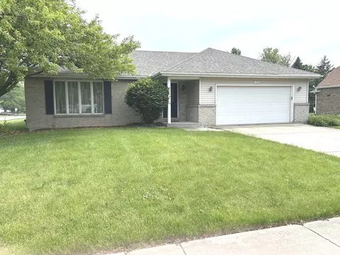 Exterior - 710 Buffalo Dr, Minooka, IL 60447 photo 2 of 5