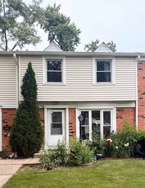 2062 Essex Ct, Streamwood, IL 60107