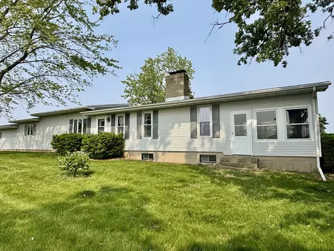5166 Fern Hill Rd, Belvidere, IL 61008