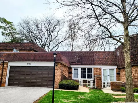 17 W755 Lowell Ln, Villa Park, IL 60181