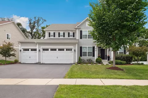 819 Heatherfield Cir, Naperville, IL 60565