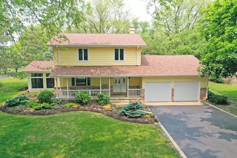 4905 Tile Line Rd, Crystal Lake, IL 60012