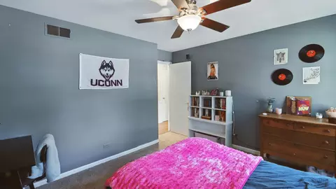 Bedroom - 533 Warwick Dr, Naperville, IL 60565 photo 3 of 4