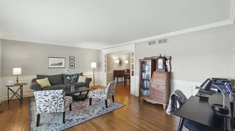 Living - 533 Warwick Dr, Naperville, IL 60565 photo 1 of 3