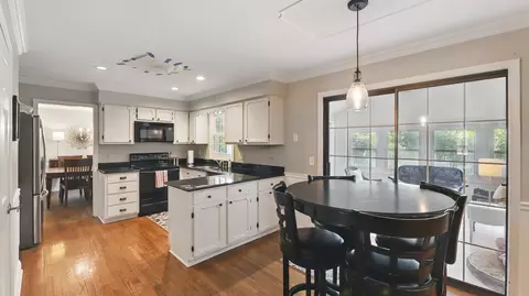Kitchen - 533 Warwick Dr, Naperville, IL 60565 photo 1 of 2