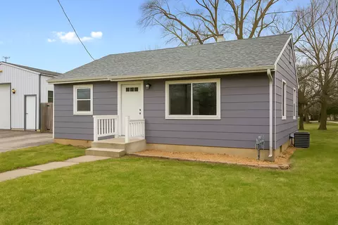 117 S River Rd, North Aurora, IL 60542