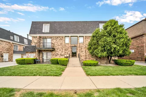 9830 Sayre Ave #7, Chicago Ridge, IL 60415
