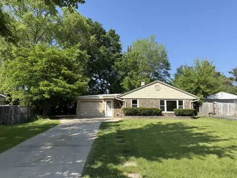 127 Birch St, Carpentersville, IL 60110