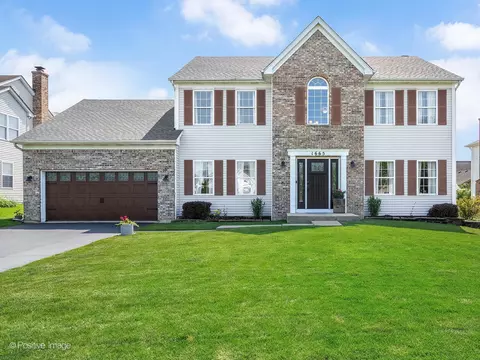 1665 Whispering Oaks Ct, West Chicago, IL 60185