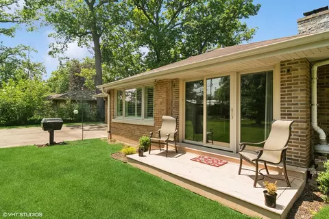 Exterior - 231 N Forest Ct, Addison, IL 60101 photo 3 of 5