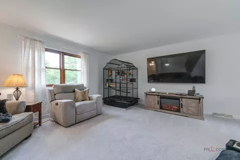808 Peter St, Mchenry, IL 60050 photo 5