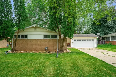1720 Belmont Blvd, Rockford, IL 61103