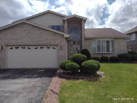 41 Manor Dr, Matteson, IL 60443