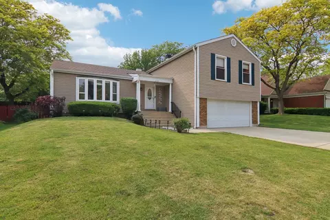 634 Primrose Ln, Schaumburg, IL 60194