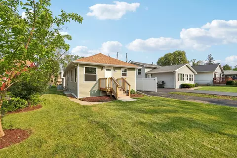 1508 N Lake Shore Dr, Round Lake Beach, IL 60073