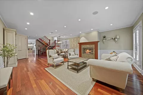 3323 N Bell Ave, Chicago, IL 60618 photo 2